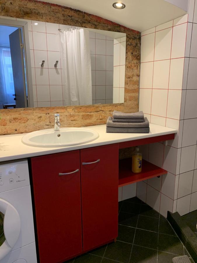 Old Studio Apartment Вилнюс Екстериор снимка