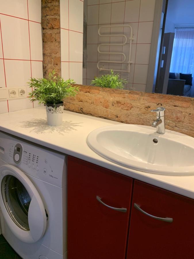 Old Studio Apartment Вилнюс Екстериор снимка